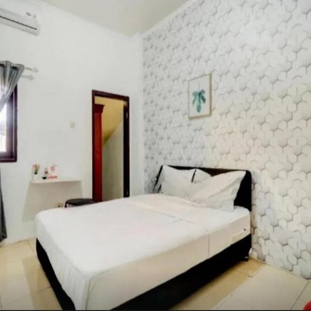 Reddoorz Near Plaza Araya Malang Hotel Blimbing  Exterior photo